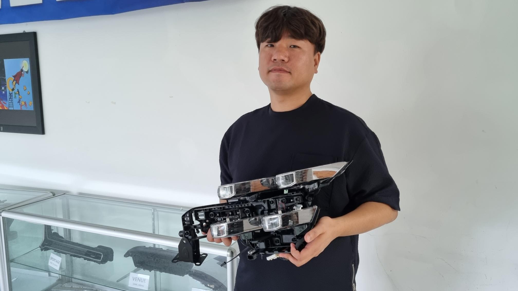 [생산] 모든 생산 활동을 총괄하며 제조 공정의 중추 역할을 하고 있습니다.